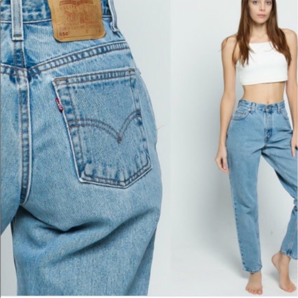 Vintage Levi's 550 High Rise Mom Jeans 
Size 6 or 8